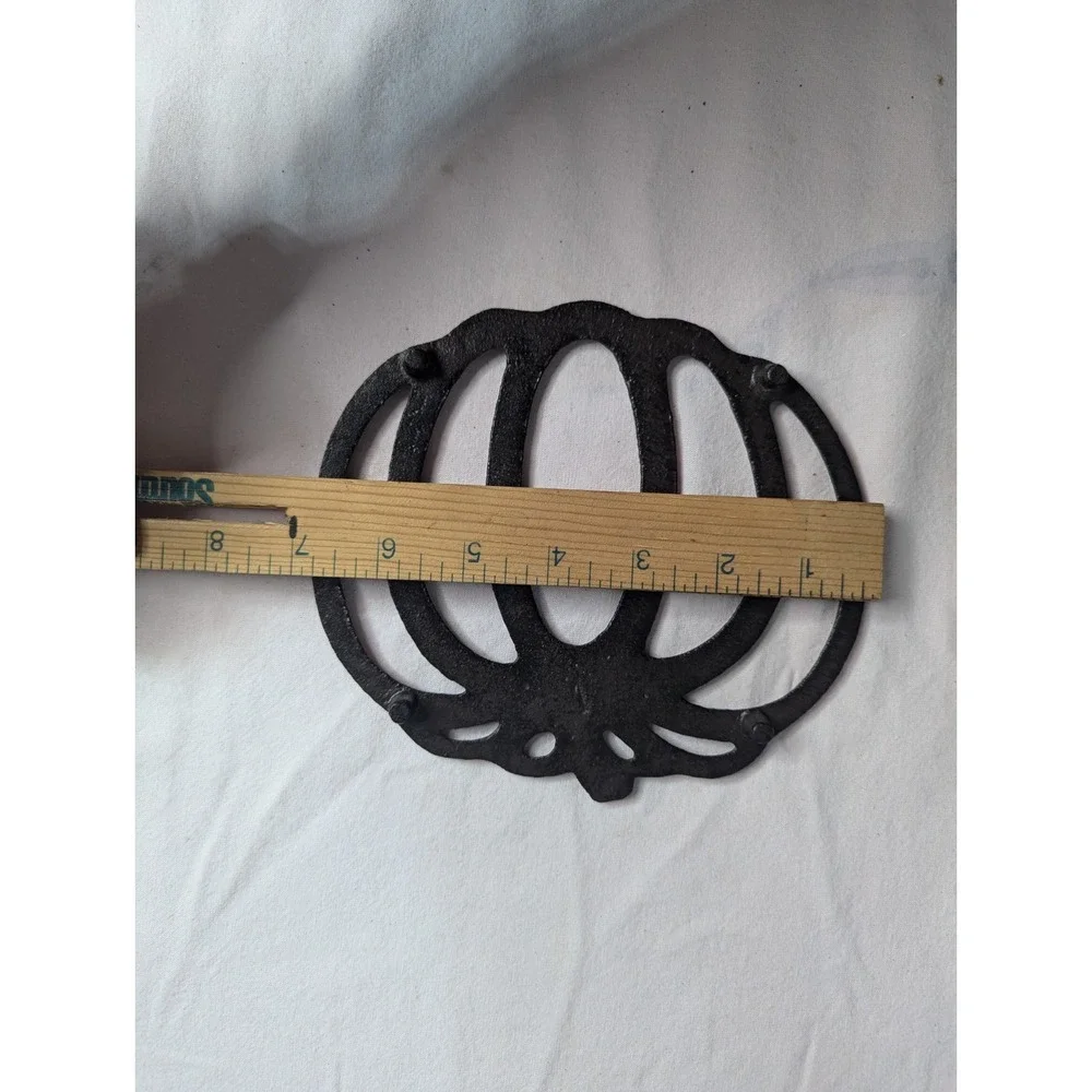 The Unbranded Brand beautiful trivet